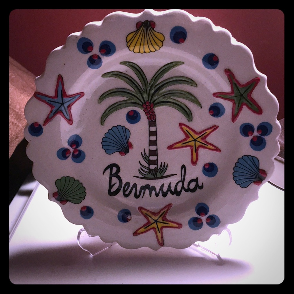 Authentic Bermuda Soulvinier Plate with Stand 🌴